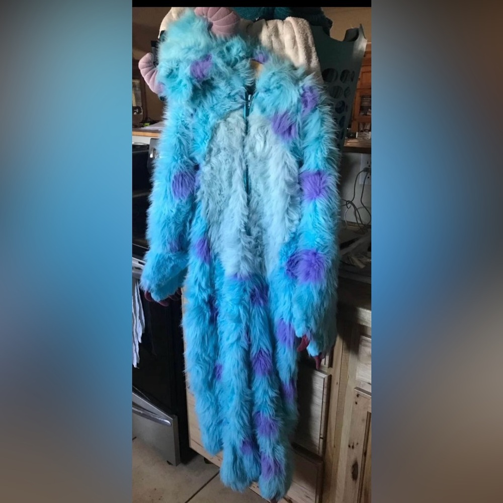 Vintage sully costume from Disney store